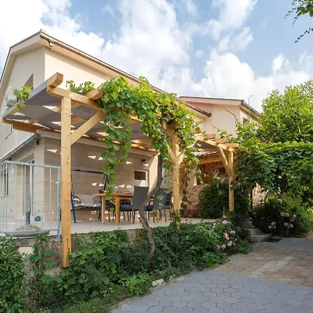 Holiday home In With Kitchen *